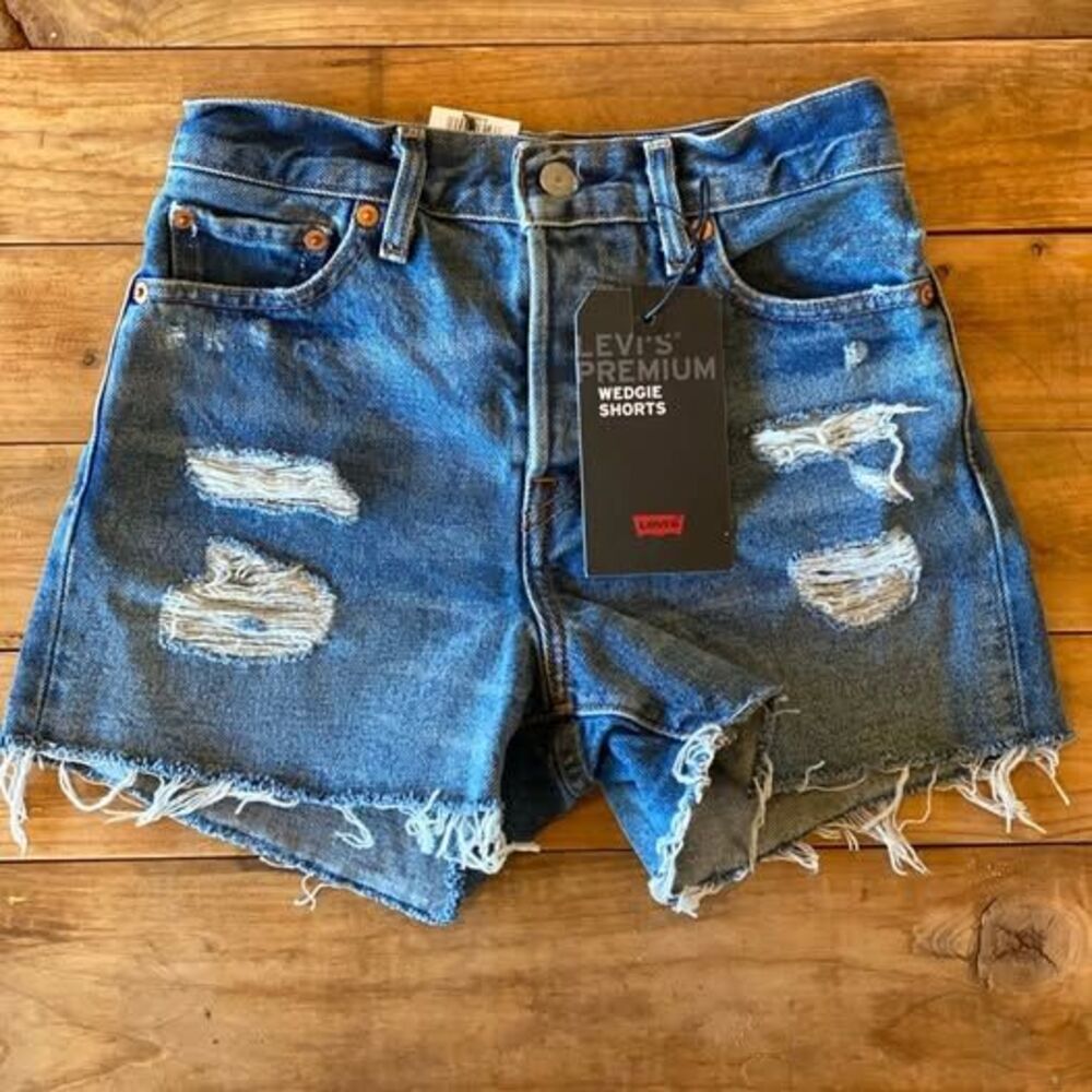 Levi’s High Rise Wedgie Jean Shorts